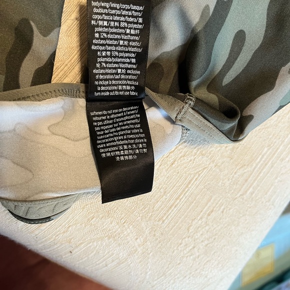 Top VS size Large, bottom size 2 Brand Ana - Picture 2 of 16